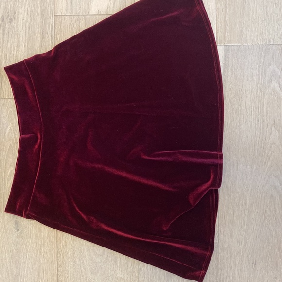 Elf Movie Jovie inspired 2 piece Small red velvet top + skirt - Picture 4 of 7
